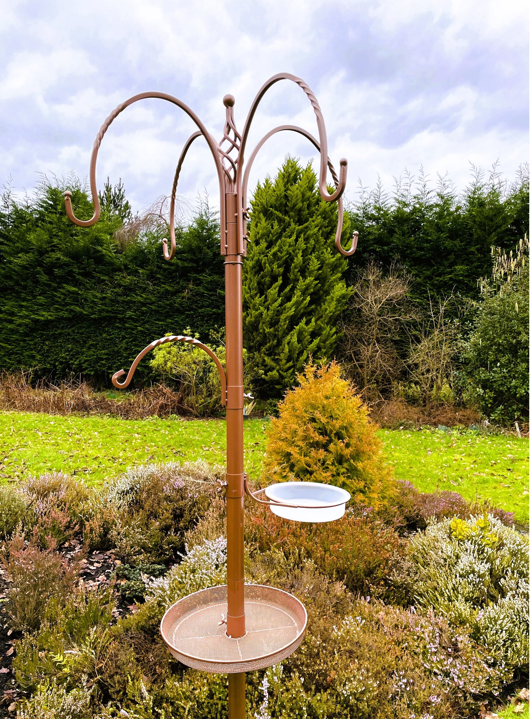 Metal Feeding Stations