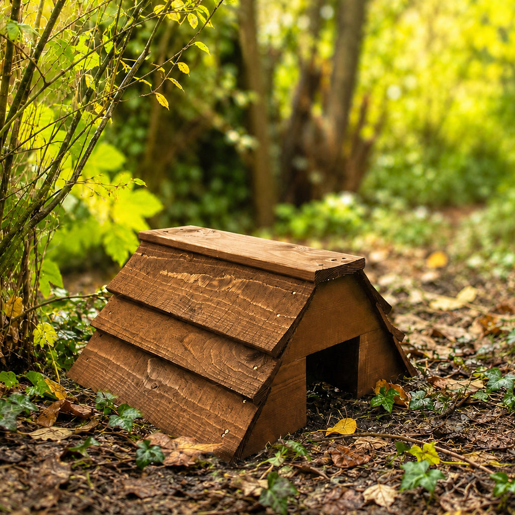 Wooden Hedgehog House Garden Hibernation Shelter Wildlife Habitat Outdoor Winter Home