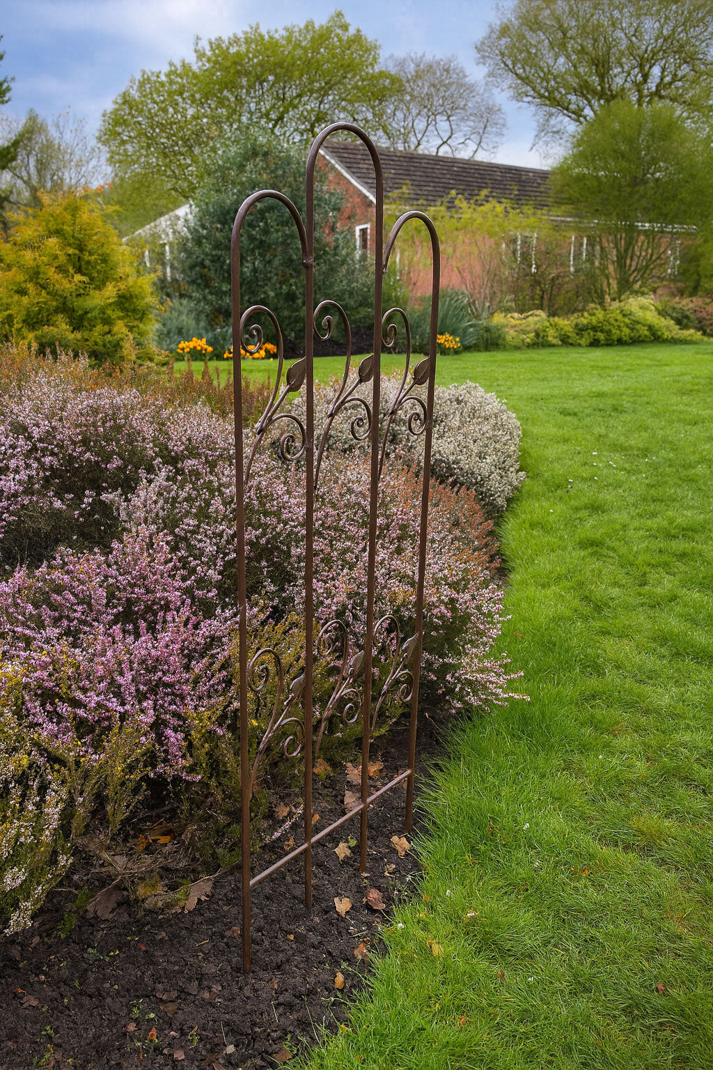 Garden Plant Support Trellis - Rust Effect Steel Climbing Plant Frame 120cm