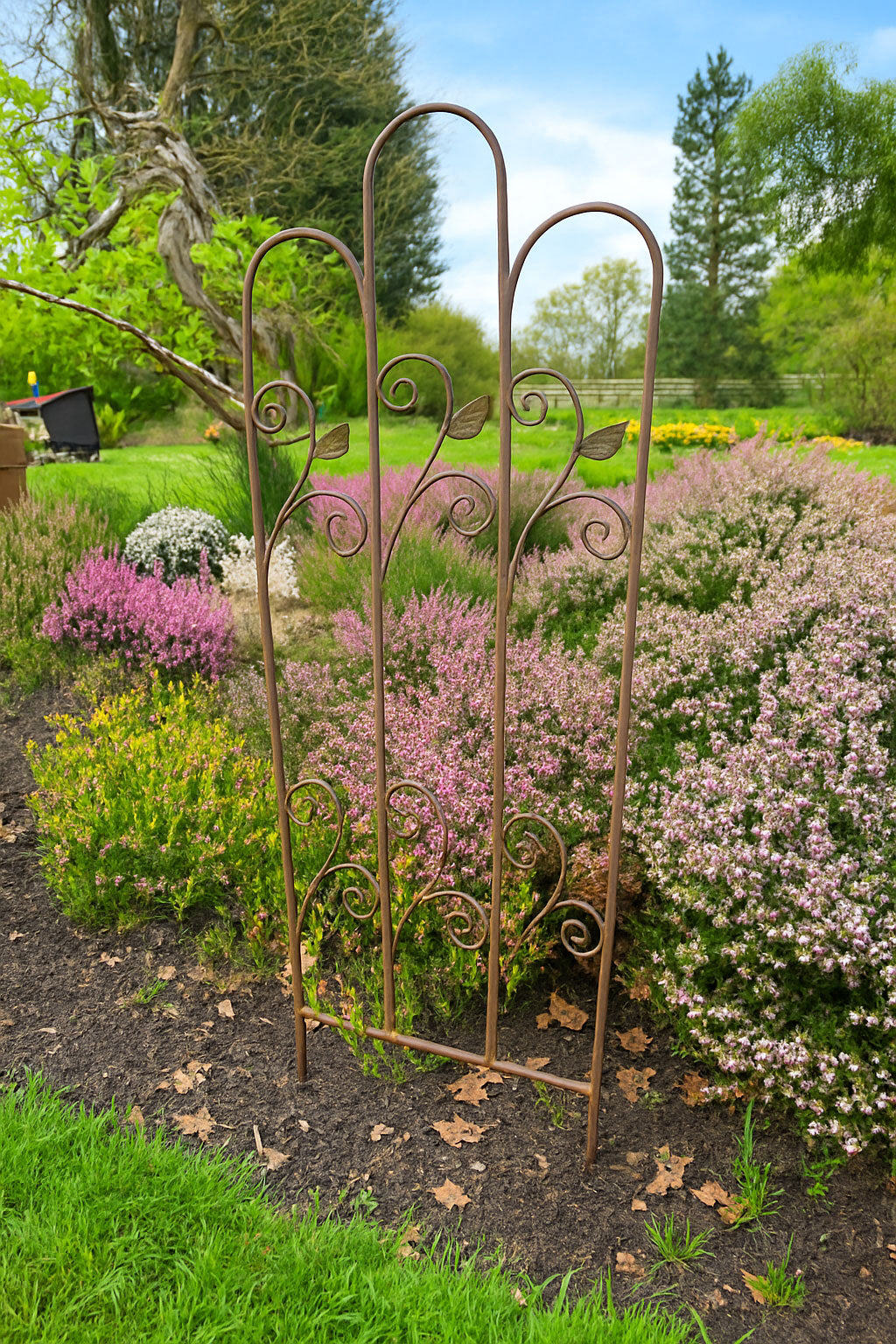 Garden Plant Support Trellis - Rust Effect Steel Climbing Plant Frame 120cm