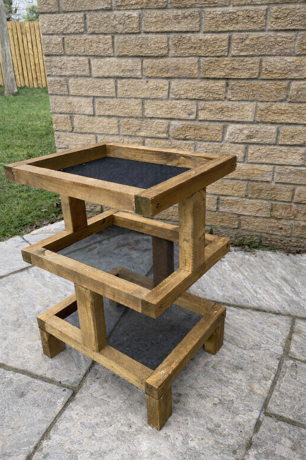 Wooden Tiered Bird Feeding Tables with Drainage Mesh - Ground Feeder for Garden Birds