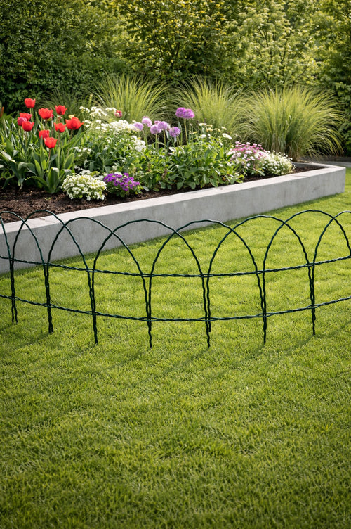 Classic Hoop Metal Garden Fence Green Decorative Wire Edging for Lawns and Flower Beds