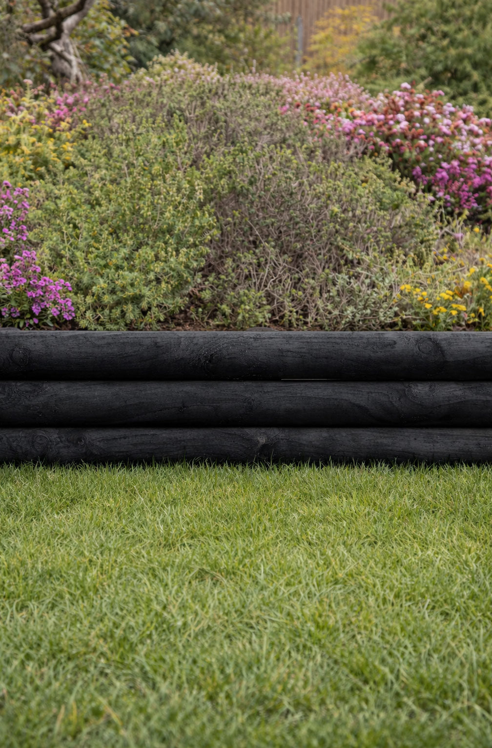 Wooden Black Log Garden Border Horizontal Lawn Edging Fence Border Panels