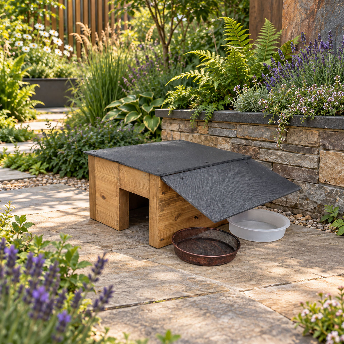 Heavy-Duty Wooden Hedgehog Feeding Station & Shelter with Food and Water Dishes - 35mm Timber Walls