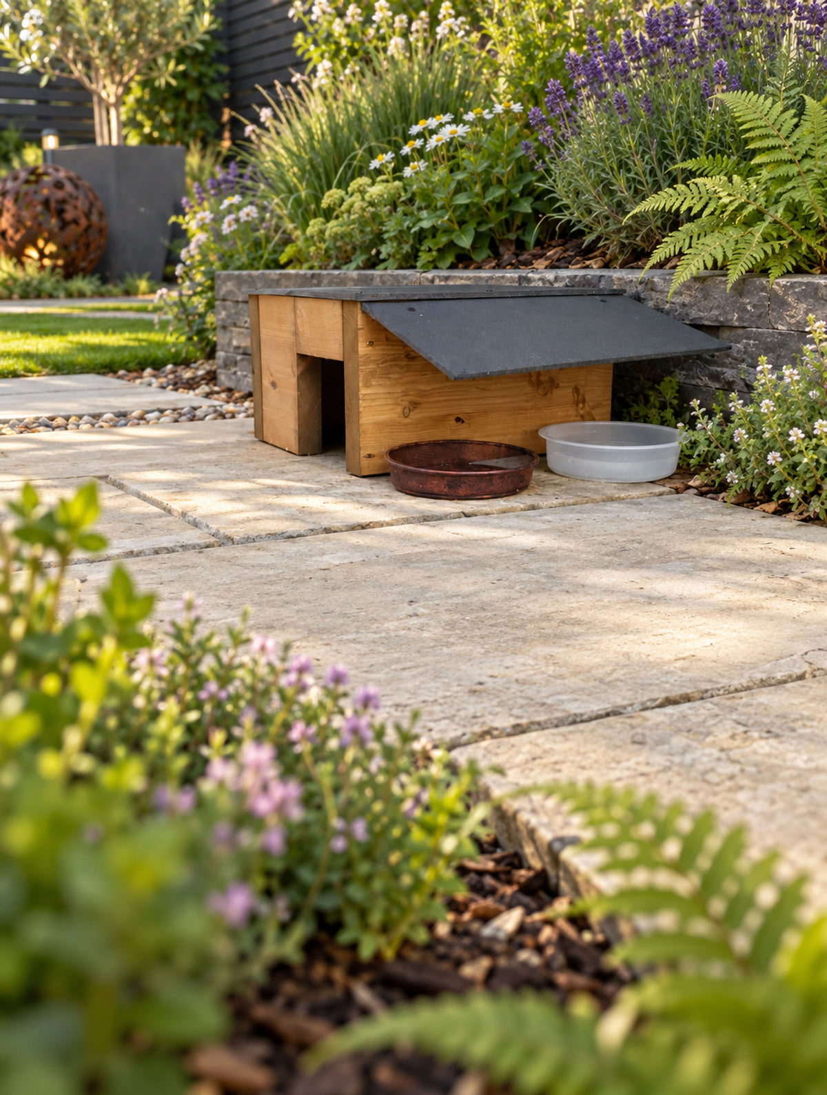 Heavy-Duty Wooden Hedgehog Feeding Station & Shelter with Food and Water Dishes - 35mm Timber Walls