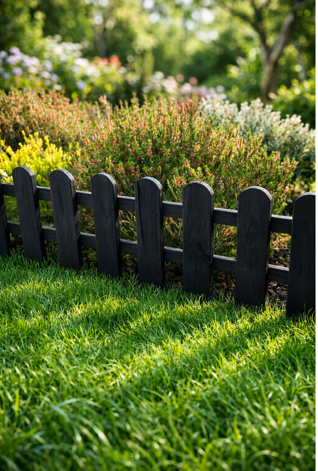 Low Black Garden Edging Fence Decorative Timber Picket Border for Lawns Paths & Flower Beds