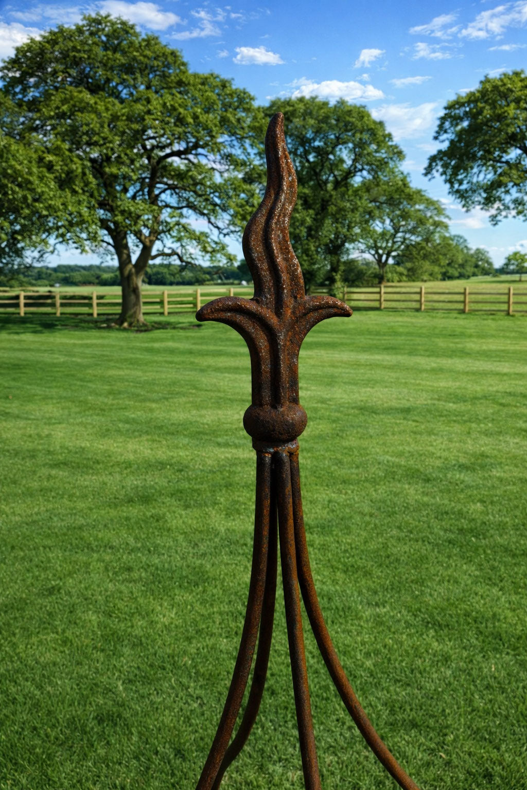 Metal Garden Obelisk with Rust Finish – Heavy Duty Steel Frame for Climbing Plants 3 Sizes