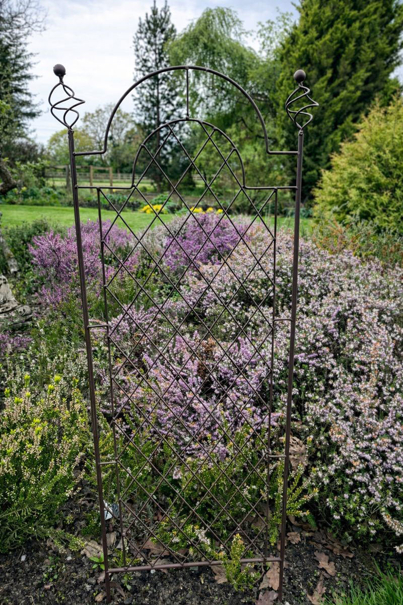 Decorative Metal Garden Trellis - Rust-Effect Steel Support for Roses & Vines